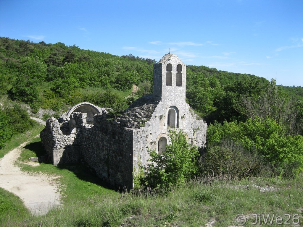 Ruines de l'église Notre-Dame-la-Brune _XIIe siècle