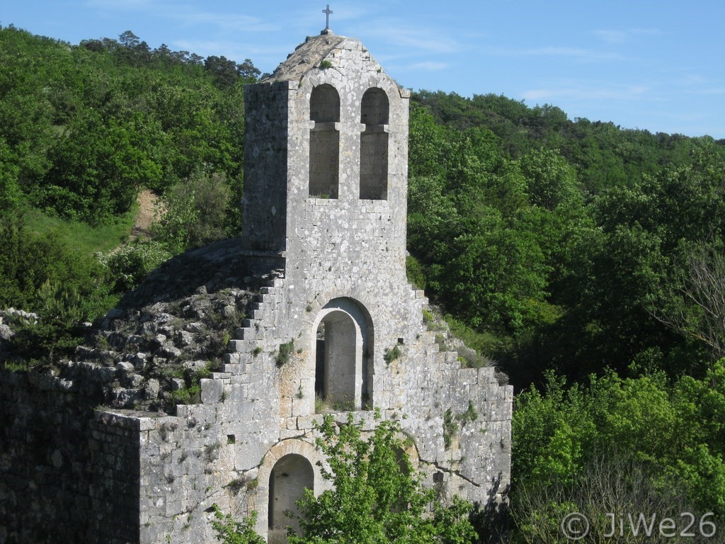 Ruines de l'église Notre-Dame-la-Brune _XIIe siècle