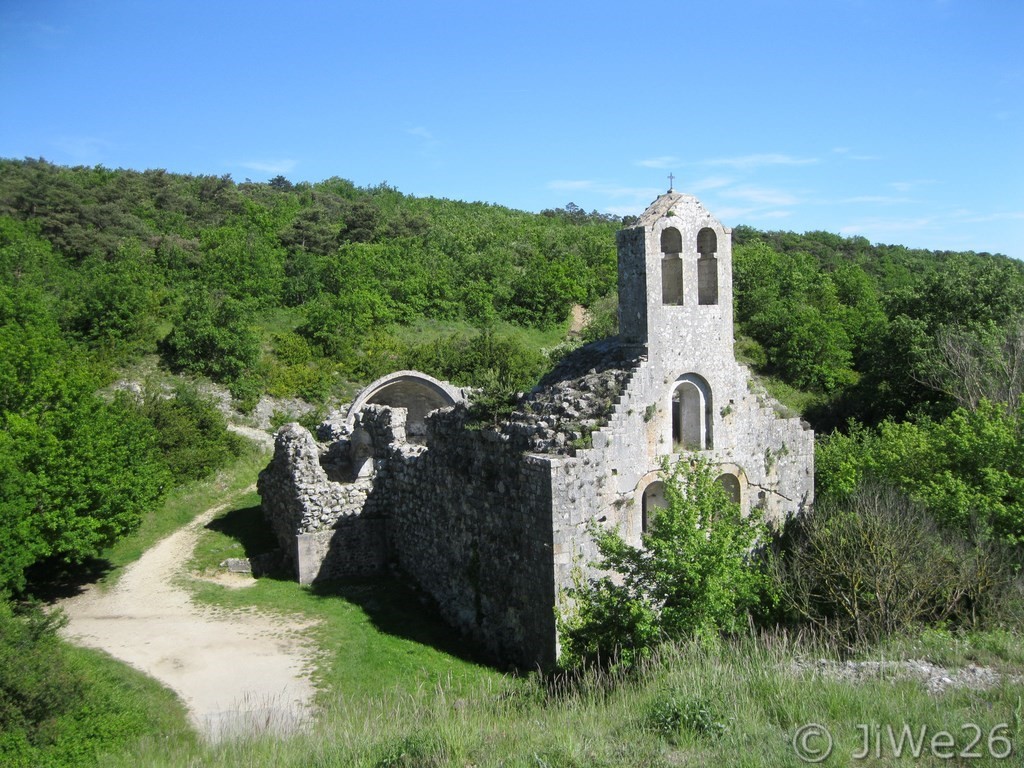 Ruines de l'église Notre-Dame-la-Brune _XIIe siècle