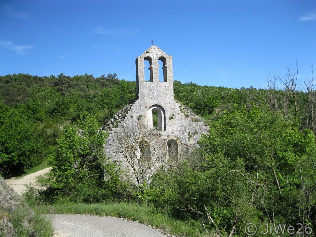 Ruines de l'église Notre-Dame-la-Brune _XIIe siècle