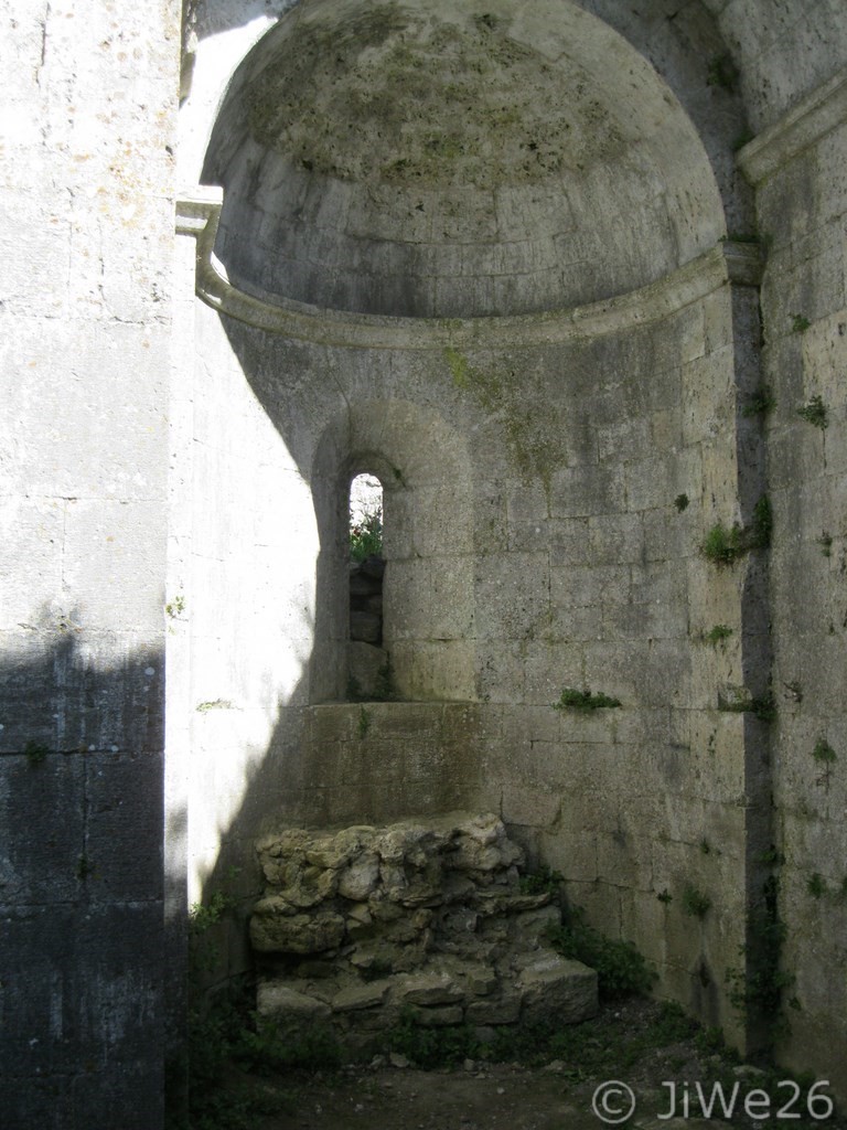 Ruines de l'église Notre-Dame-la-Brune _XIIe siècle