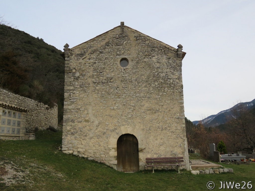 Chapelle St-Jean Baptiste, chapelle romane qui fût la première église du village bâtie au 12ème siècle