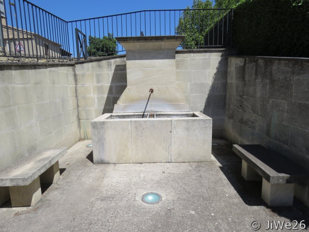 Une fontaine récemment restaurée par la commune