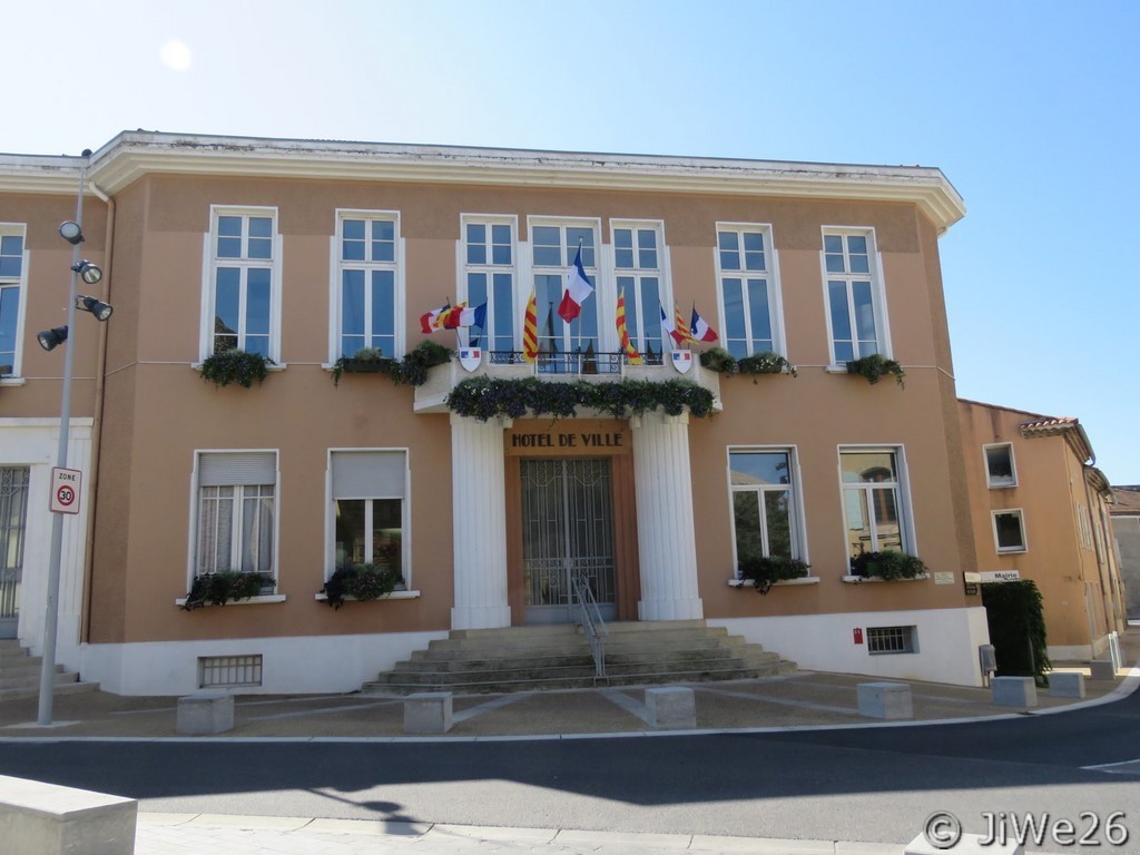 L'Hôtel de ville de Camaret-sur-Aygues