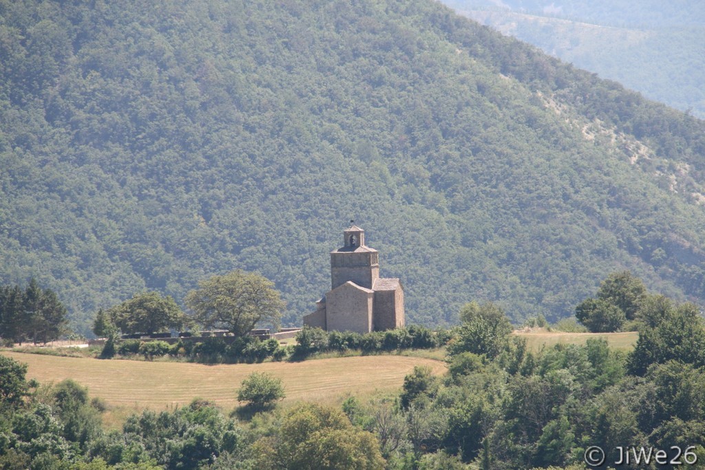 L'église romane de Comps, ancien prieuré bénédictin de l'abbaye de Savigny