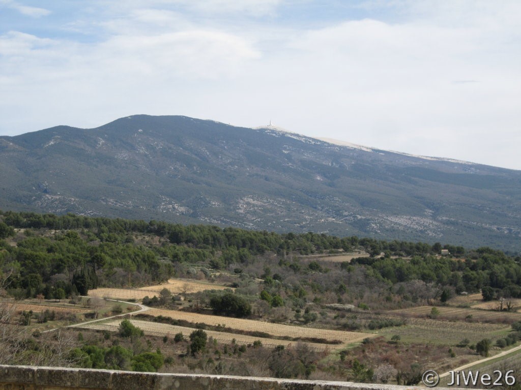 Panorama avec vue sur le mont Ventoux
