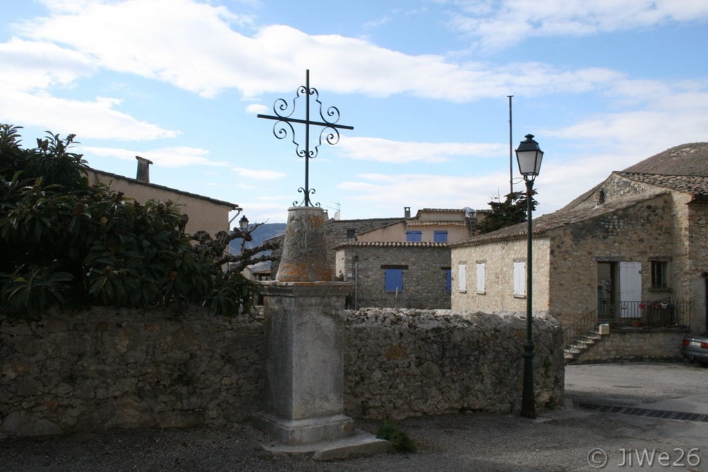 Curnier-Croix