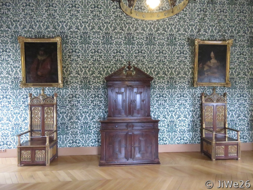 Ici, nous sommes dans le salon François 1er, aménagé par Marie Fontaine en hommage au séjour du Roi de France à Grignan en 1533