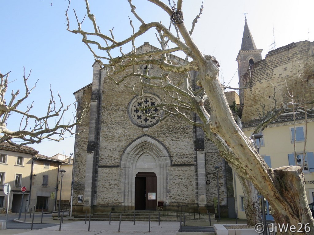 Eglise Sainte-Agathe de style gothique avec 3 nefs, construite en 1861