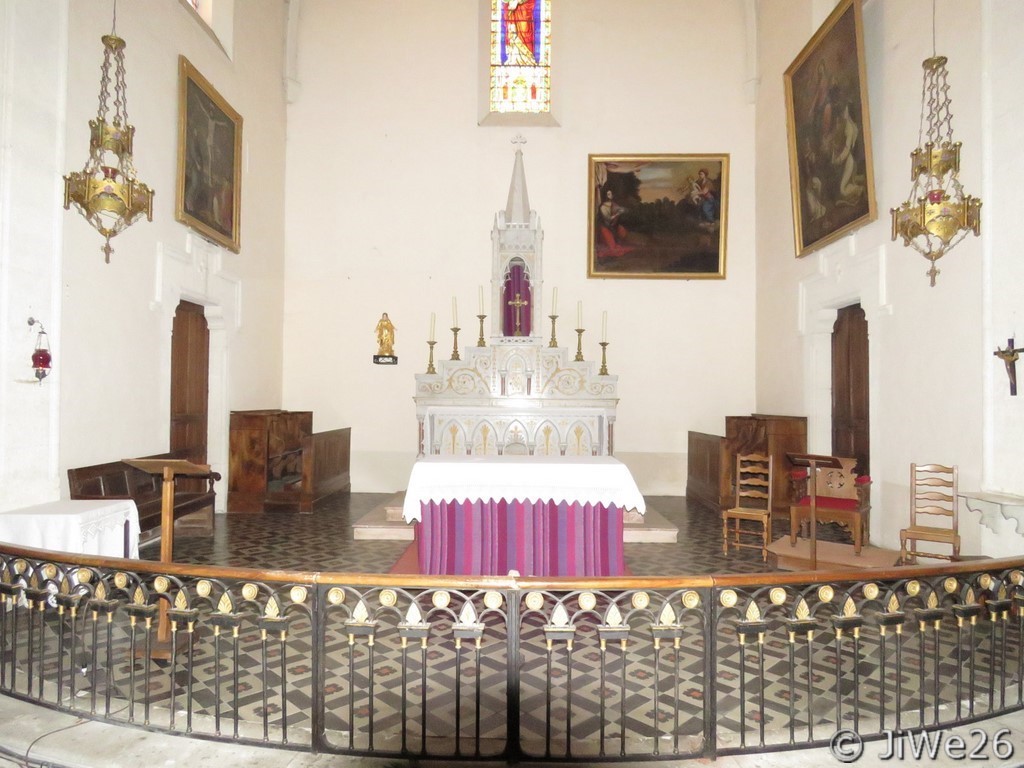 Magnifique autel bien décoré