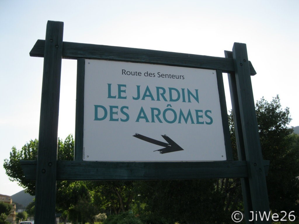 Vers le Jardin des Arômes, suivez-moi