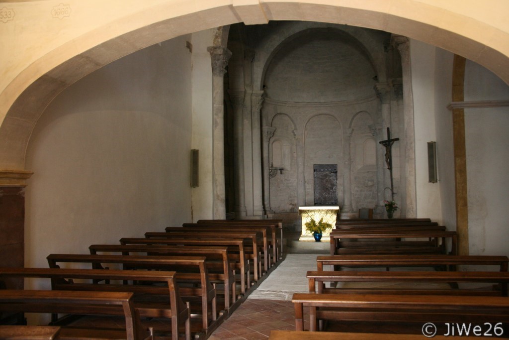 Vue générale de l'intérieur de l'église ancienne funéraire dédiée au Saint-Sépulcre