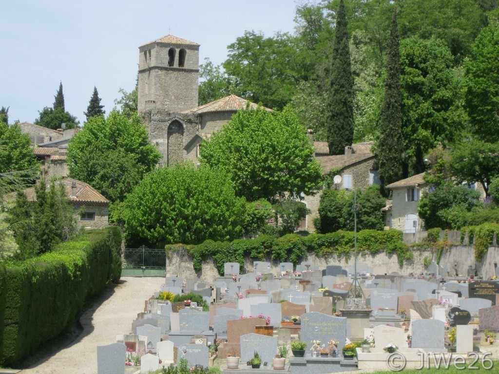 Vue sur le cimetière et l'église