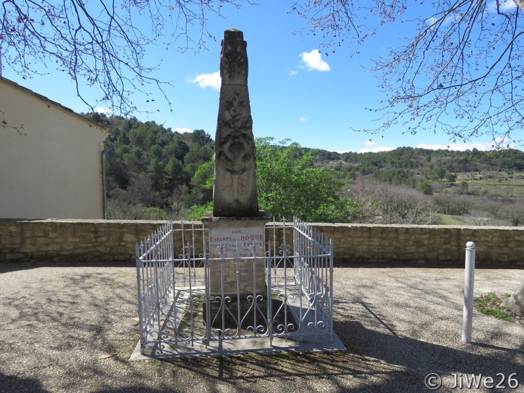 Monument aux morts de 1914/1918 pour les enfants de La Roque-sur-Pernes