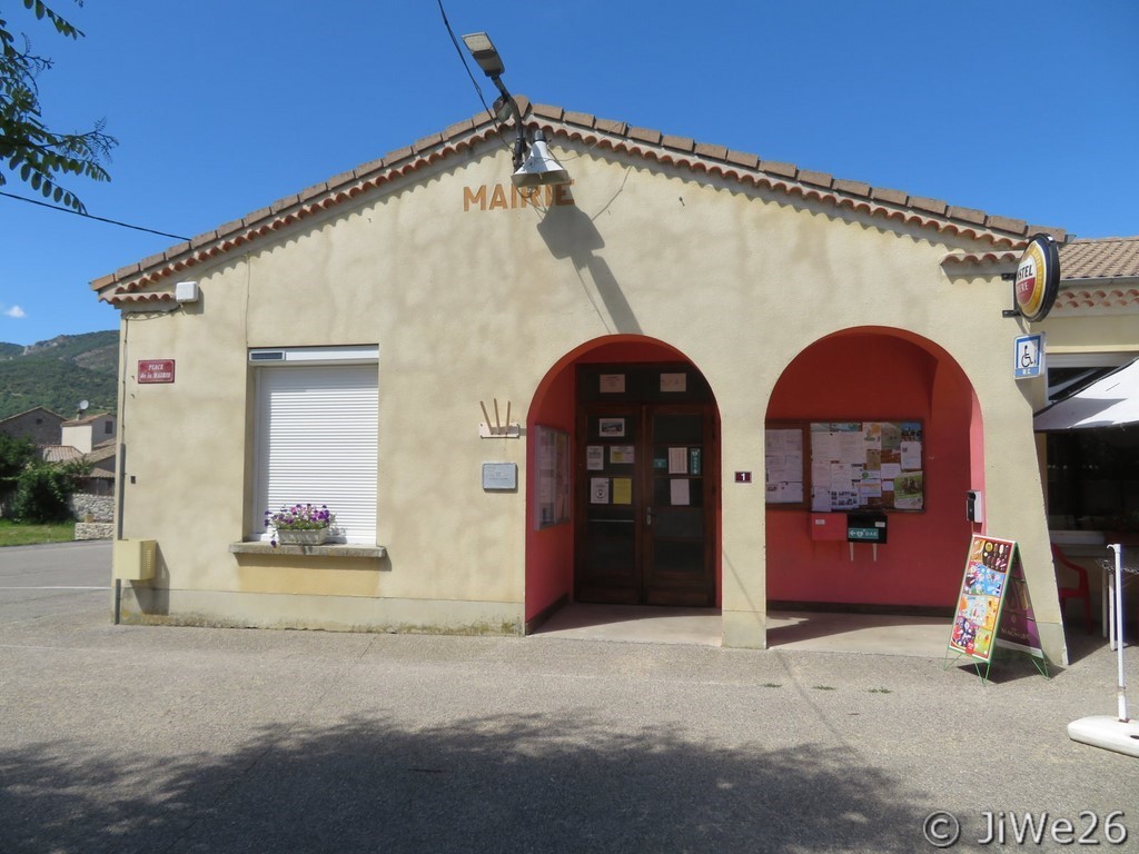 Mairie de Lachau, entrée principale