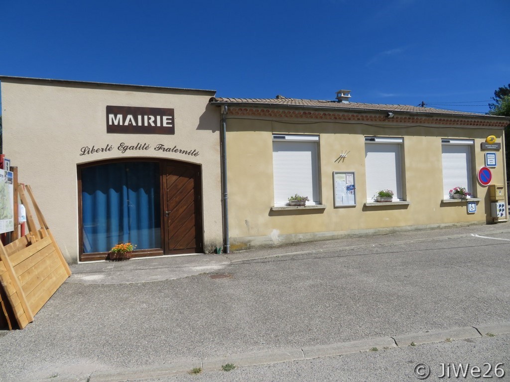 Une deuxième entrée de la Mairie