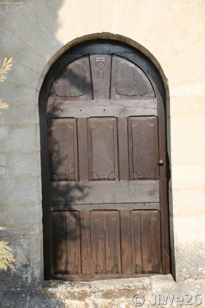Le Pègue_Porte d'entrée de la chapelle