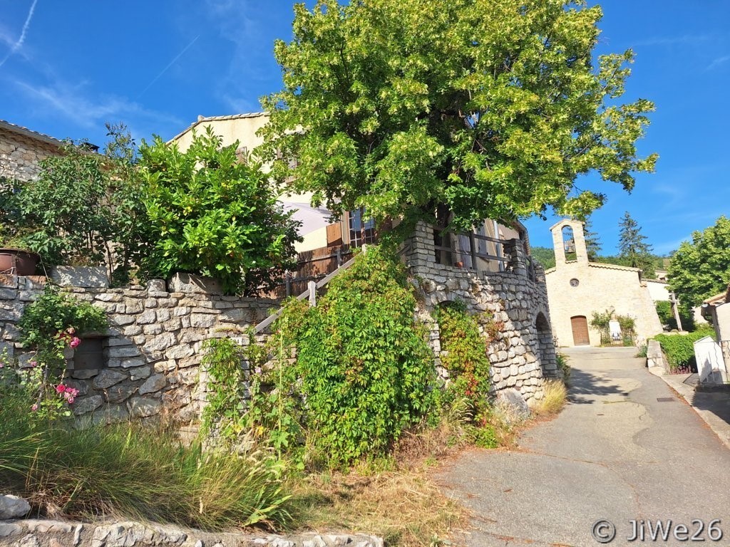 La montée vers l'église