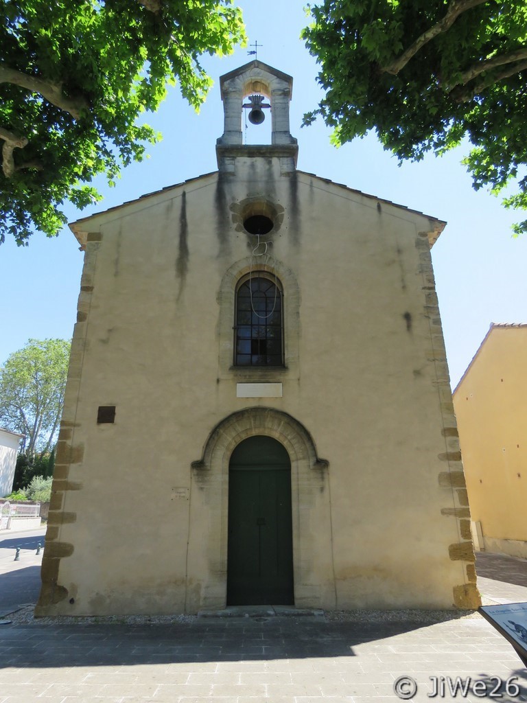 Chapelle St-Roch, route de Malaucène, construite avec les pierres de l'ancienne église 