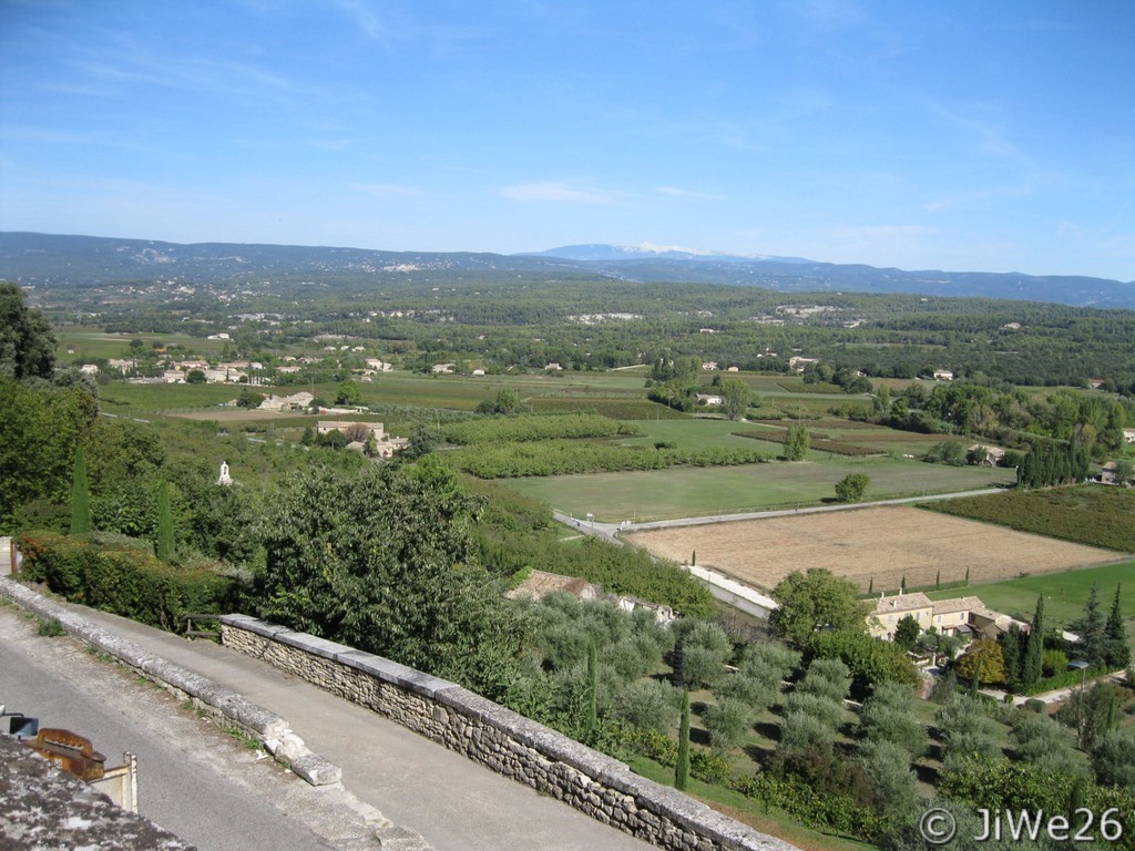 C'est un vrai village perché, il nous offre des panoramas à couper le souffle