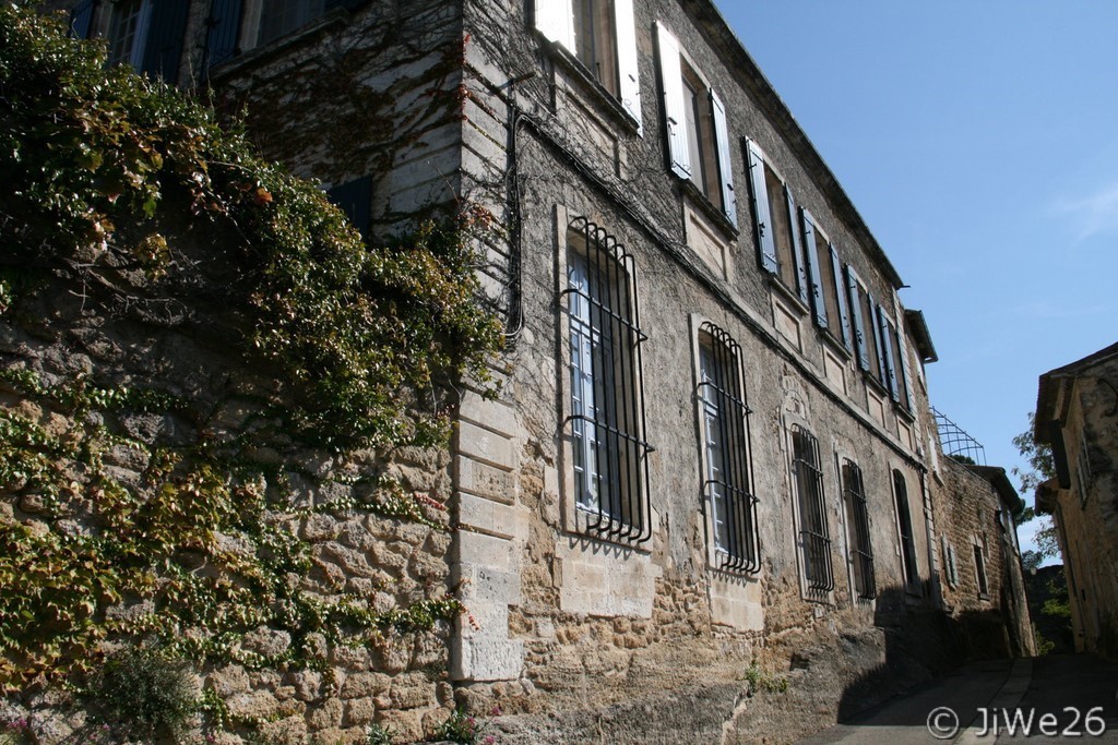 Façade de l'hôtel demeure du 18ème siècle construite par Joseph Balthazard des Laurents