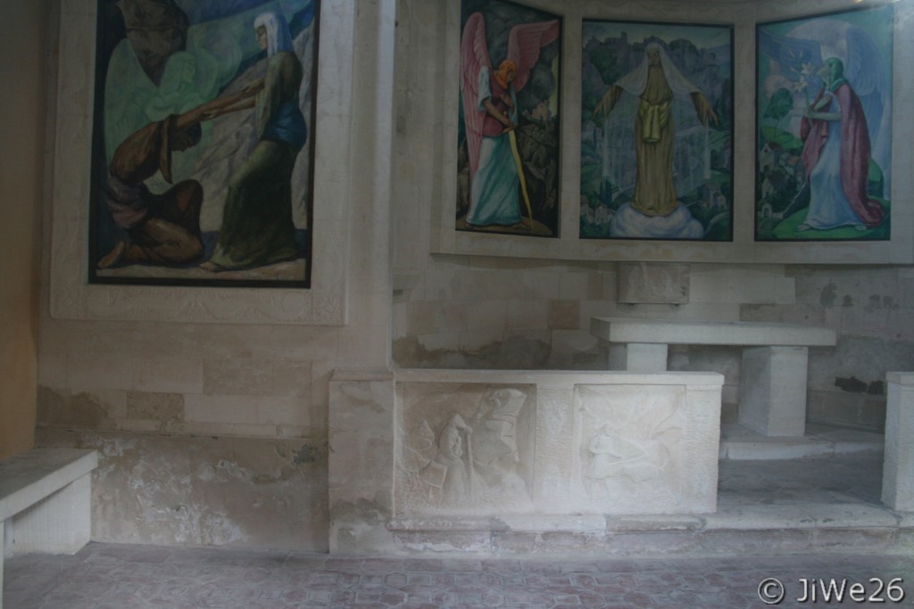 Peintures murales de la chapelle par le peintre russe Georges de Pogédaïeff