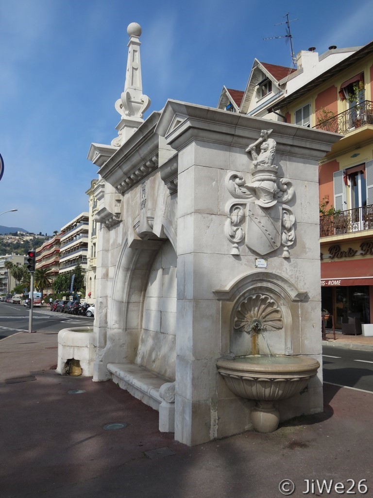 Fontaine de Garavan, avenue Aristide Briand