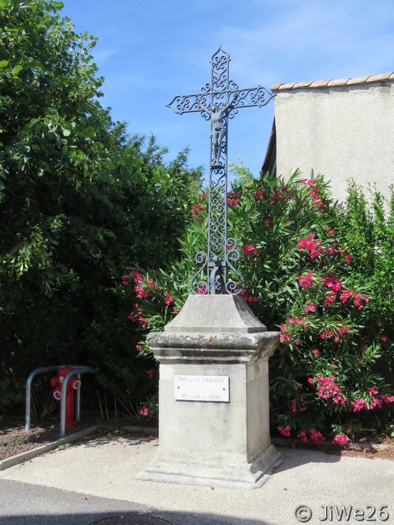 Calvaire situé Boulevard du Levant - Cette croix de mission de 1890 est un don de la paroisse