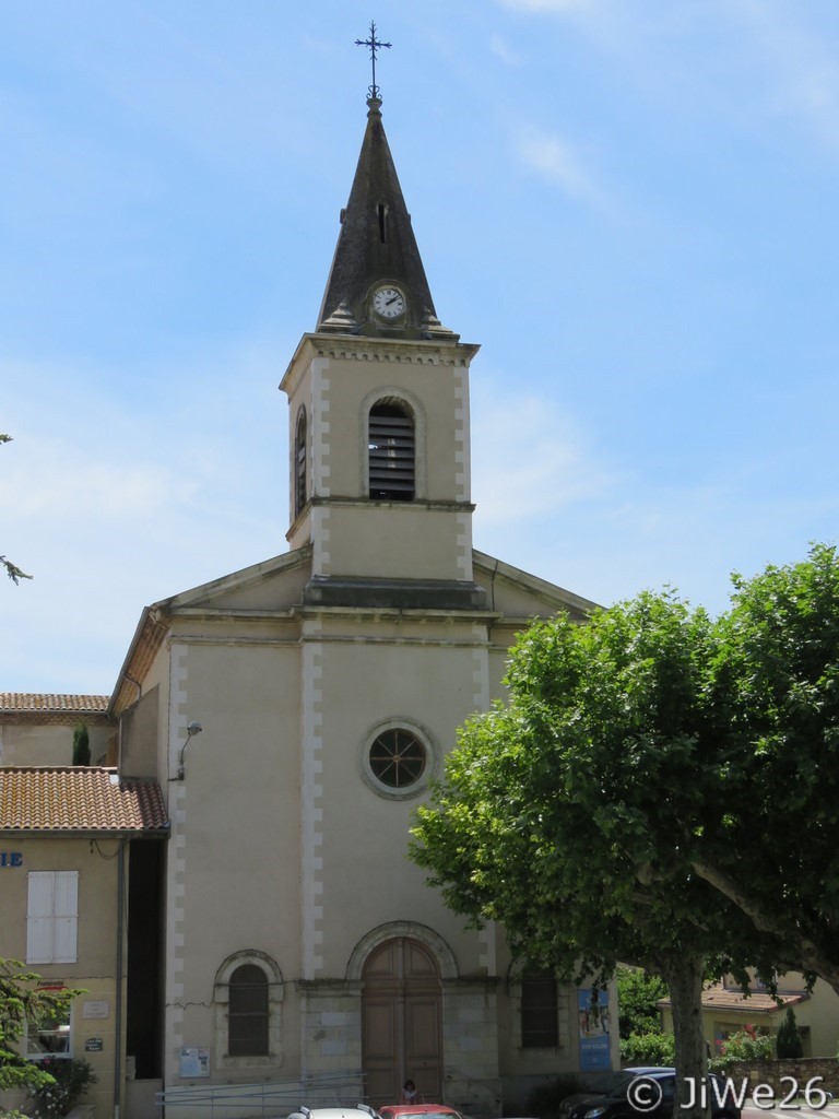 La construction de cette église Saint-Roch, dont la pose des premières pierres remonte au 08 avril 1855 s'est terminée en 1869