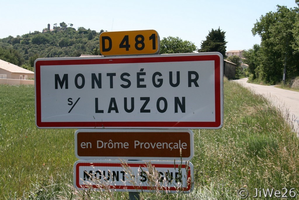 En cette belle journée de mai, je vous emmène à Montségur-sur-Lauzon