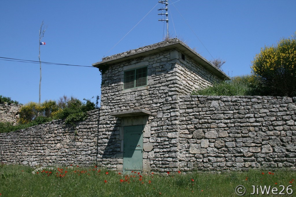 Le château d'eau de Montségur-sur-Lauzon