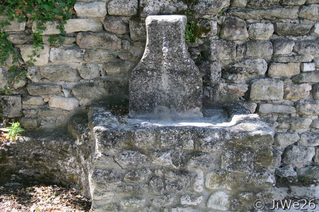 Vieille fontaine