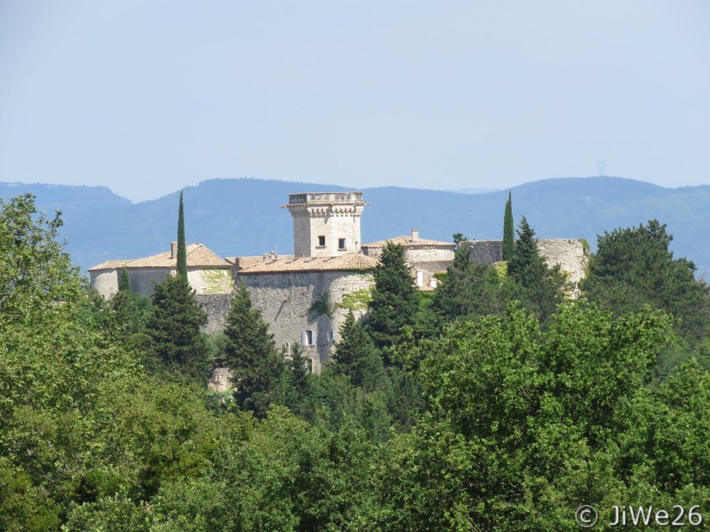 Le château vu du cimetière