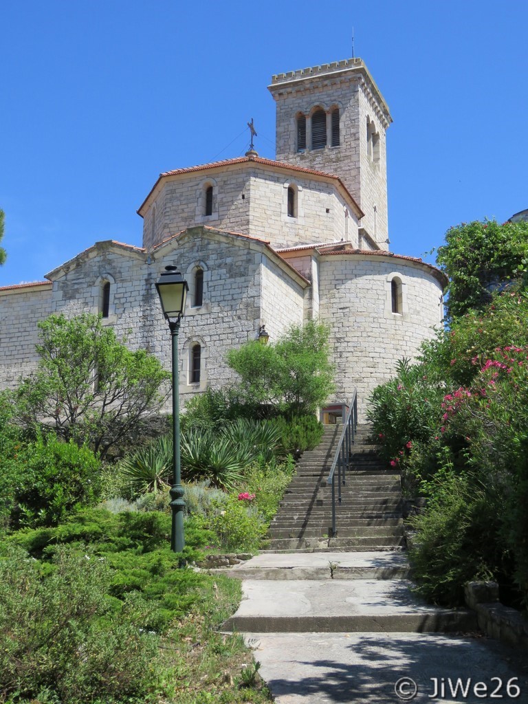 Vers l'église en passant par le jardin botanique