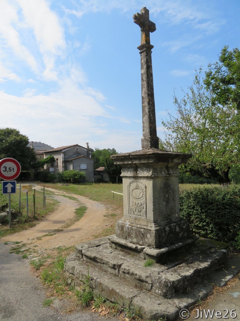 Croix de mission route du Moulin