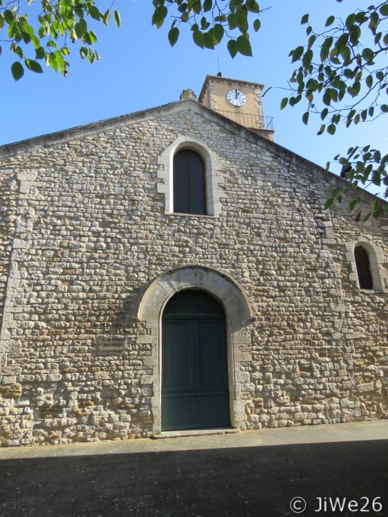 Les murs de l'église étaient de 1,80 m d'épaisseur, ils étaient conçus comme abri en cas d'invasion