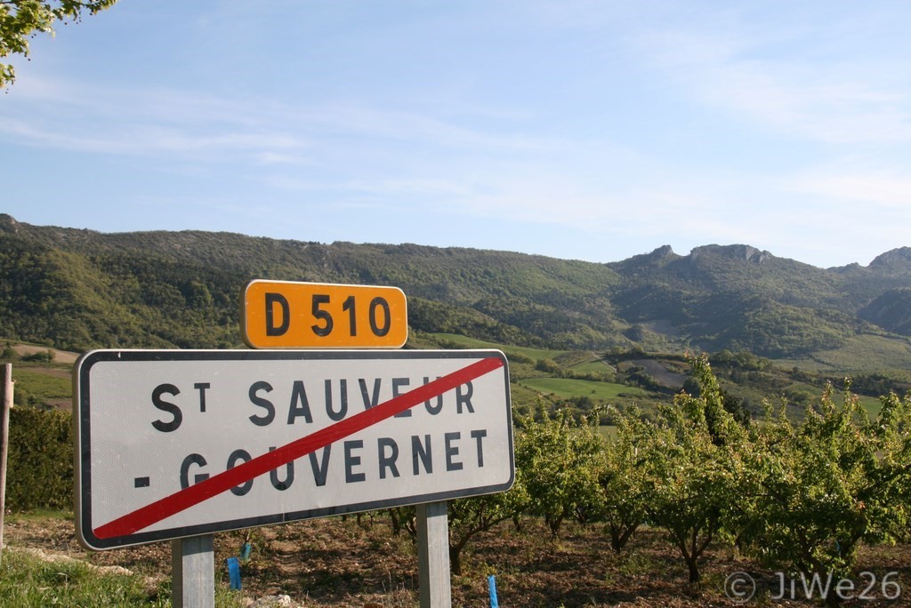 Sortie du village de Saint-Sauveur-Gouvernet