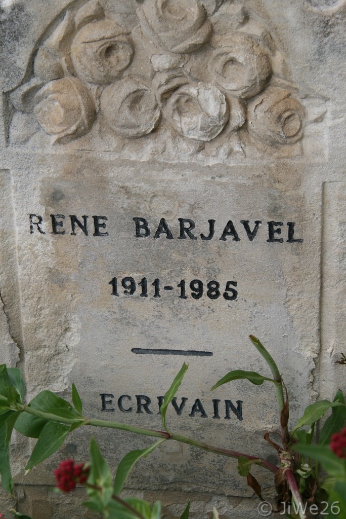 Détail de la stèle de René Barjavel