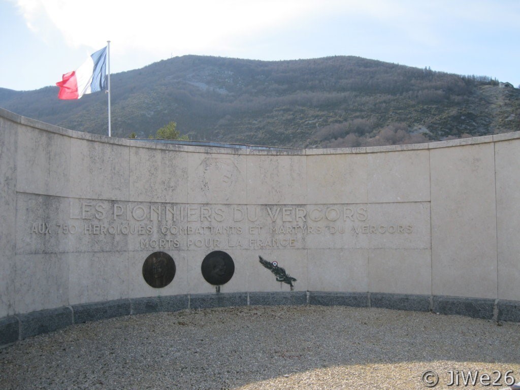 Monument des pionniers du Vercors dans la nécropole de la résistance