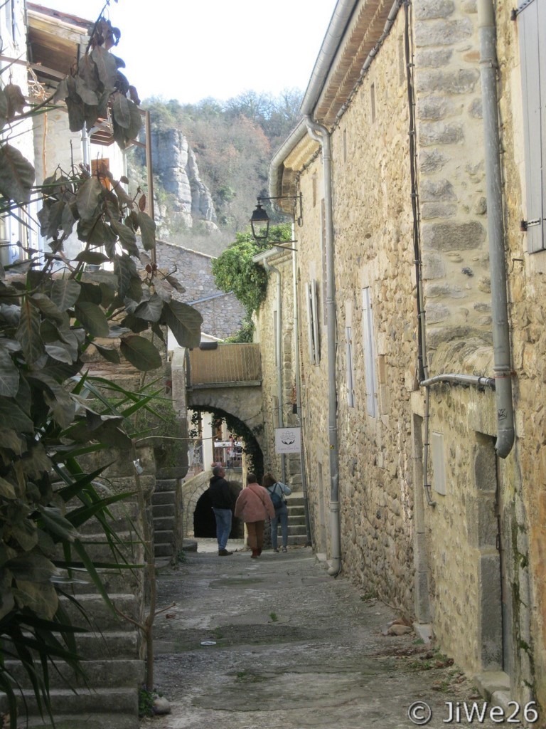 Rue des Balcons, au XIXème siècle c'était la rue des artisans tailleurs de pierre
