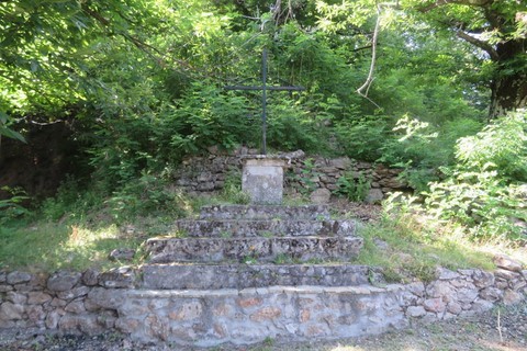 Ancienne croix à proximité de la chapelle