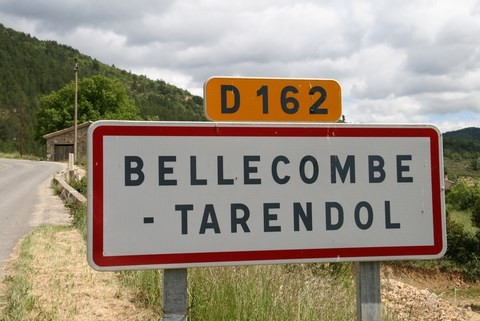Entrée du village de Bellecombe-Tarendol