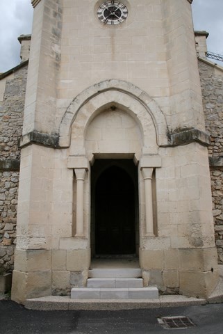 L'entrée de l'église