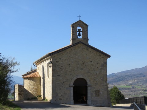 Superbe église Saint-Thomas du XIXème siècle située au milieu du village