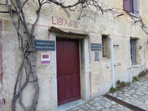 Ancienne librairie devenue atelier de sculpture