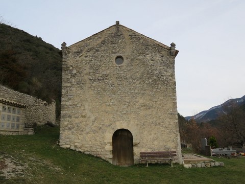 Chapelle St-Jean Baptiste, chapelle romane qui fût la première église du village bâtie au 12ème siècle