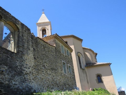 Les remparts et l'église