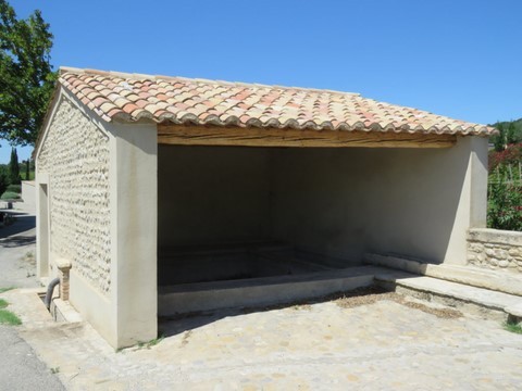 Le lavoir, existe depuis au moins le XVIIIe siècle