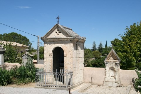 Caveau de famille au cimetière de Mirabel-aux-Baronnies