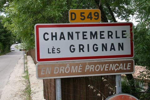 Chantemerle-lès-Grignan_Entrée de ce charmant village